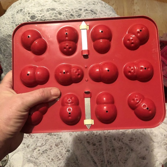 Red Nordic ware 12 snowman cake pop baking mold, like new- fun project for kids. - Picture 5 of 7